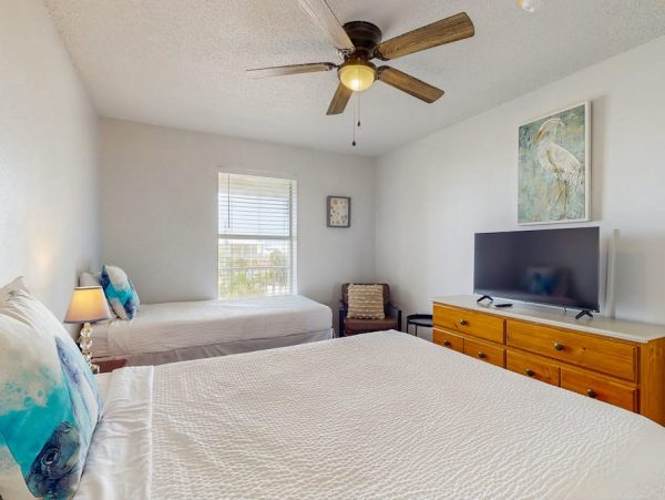 Navarre Beach Condo With Shared Pool And Water Views