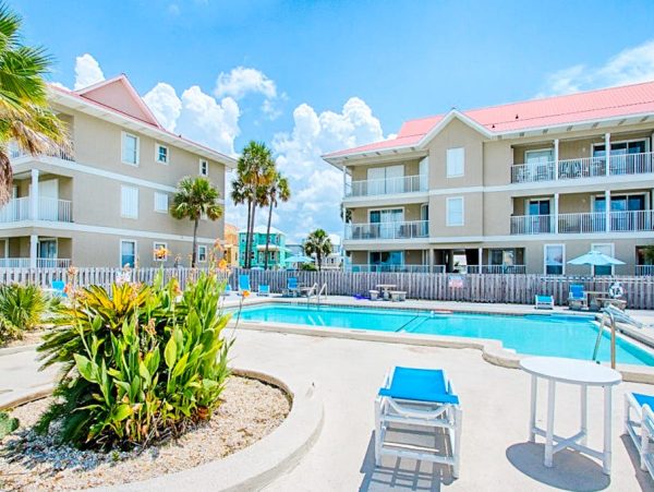 Navarre Beach Condo With Shared Pool And Water Views