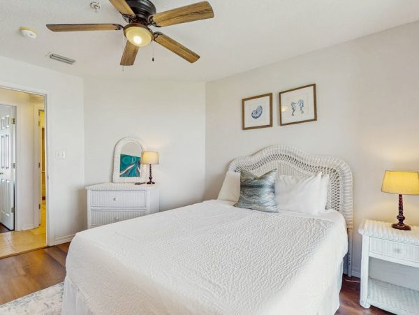 Navarre Beach Condo With Shared Pool And Water Views