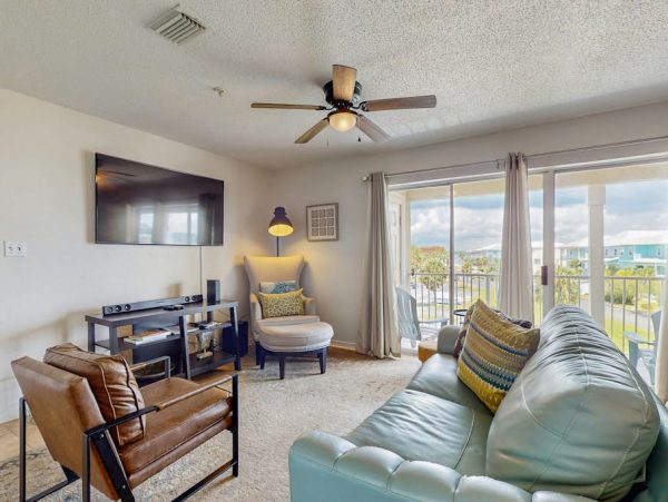 Navarre Beach Condo With Shared Pool And Water Views