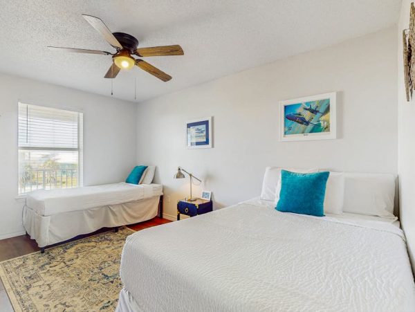 Navarre Beach Condo With Shared Pool And Water Views