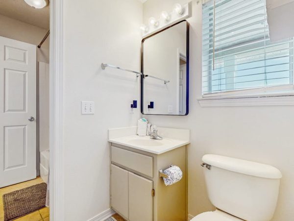 Navarre Beach Condo With Shared Pool And Water Views