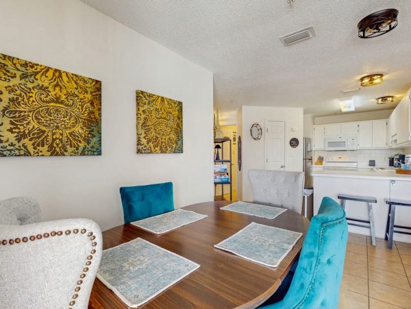 Navarre Beach Condo With Shared Pool And Water Views