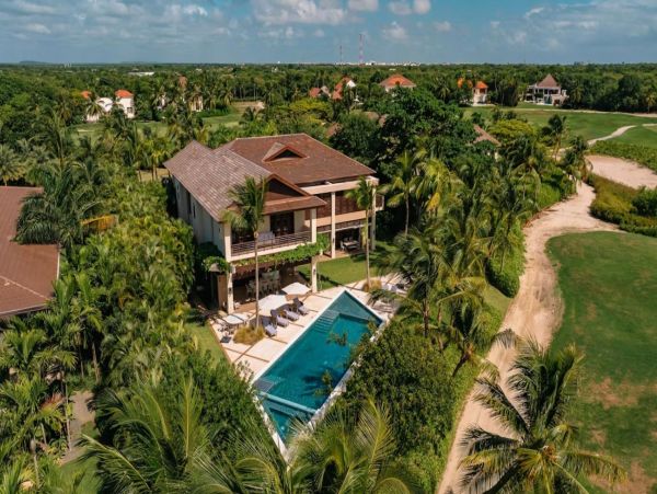 Punta Cana Villa With Private Pool And Golf Views