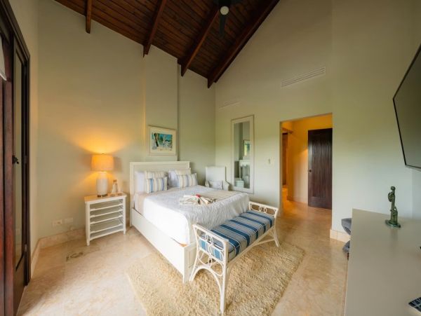 Punta Cana Villa With Private Pool And Golf Views