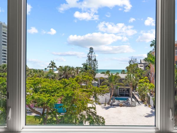 Siesta Key Vacation Home With Gulf Views And Pool