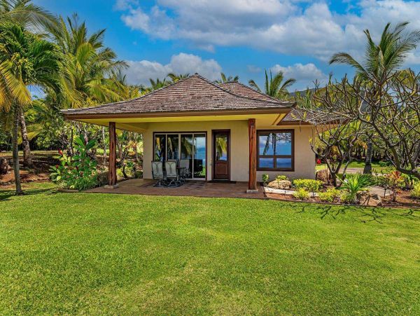 Lahaina Vacation Home With Six Bedrooms For Groups