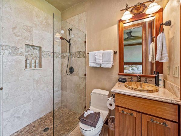 Lahaina Vacation Home With Six Bedrooms For Groups