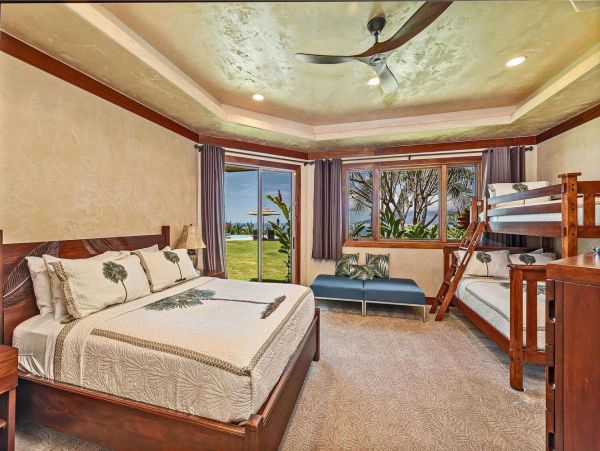 Lahaina Vacation Home With Six Bedrooms For Groups