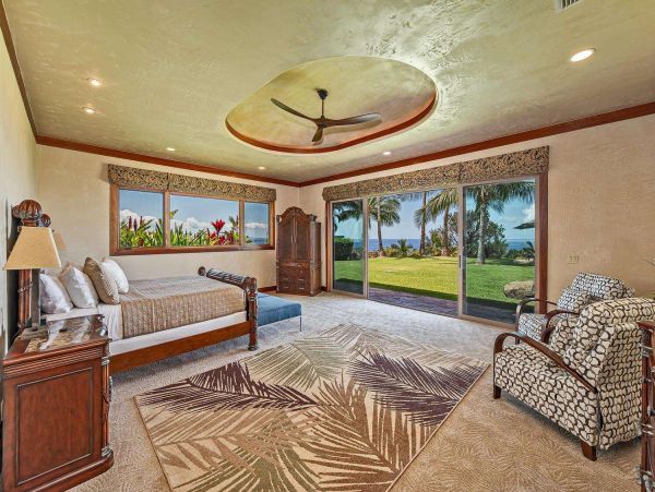 Lahaina Vacation Home With Six Bedrooms For Groups