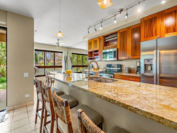 Luxury Maui Oceanview Condo On Kaanapali Beach For Groups up to 24