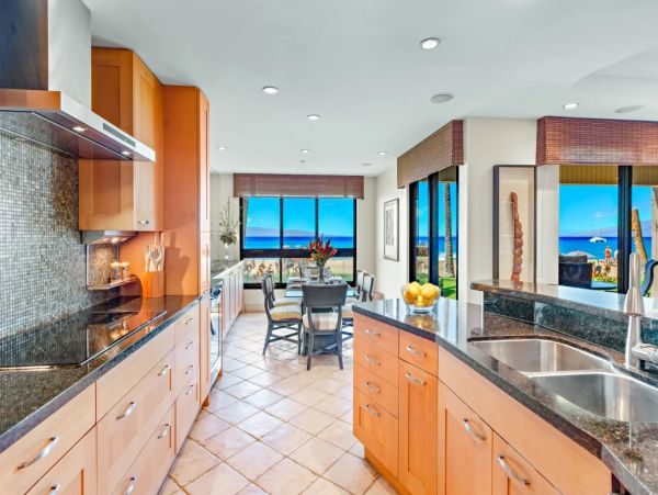 Luxury Maui Oceanview Condo On Kaanapali Beach For Groups up to 24