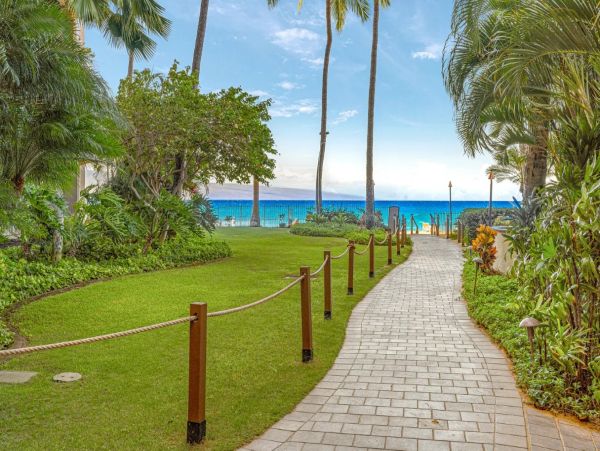 Luxury Maui Oceanview Condo On Kaanapali Beach For Groups up to 24
