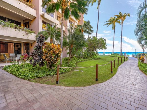 Luxury Maui Oceanview Condo On Kaanapali Beach For Groups up to 24