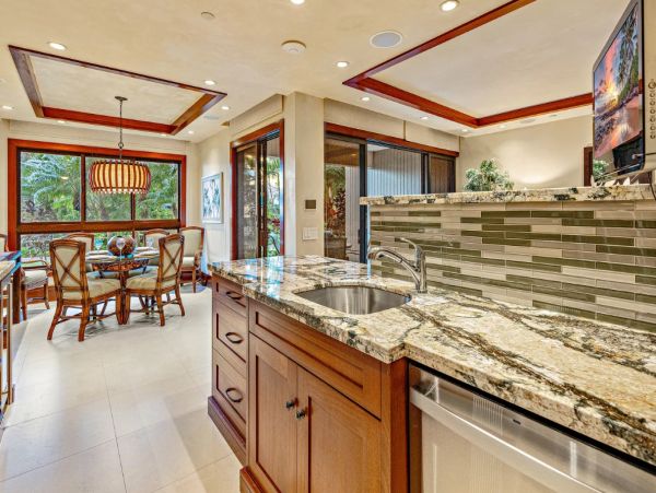 Luxury Maui Oceanview Condo On Kaanapali Beach For Groups up to 24