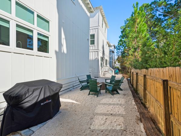 Santa Rosa Beach Vacation Home With Community Pool