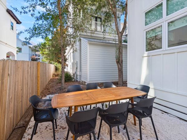 Santa Rosa Beach Vacation Home With Community Pool