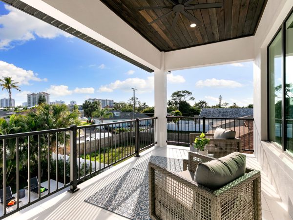Naples Vacation Home Within A Mile Of Vanderbilt Beach Four bedrooms Plus Den