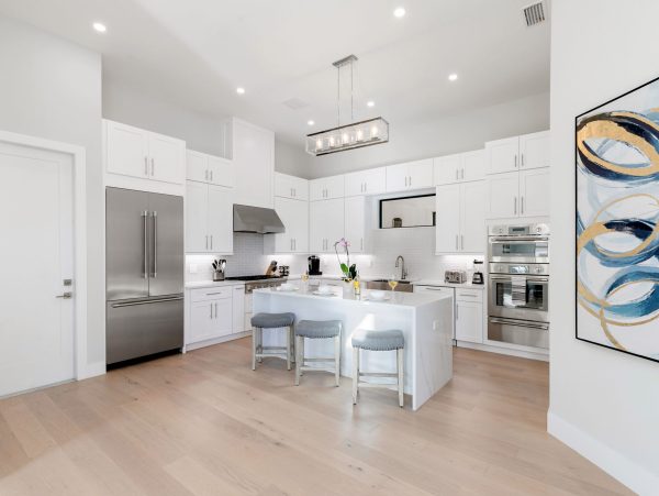 Naples Vacation Home Within A Mile Of Vanderbilt Beach Four bedrooms Plus Den