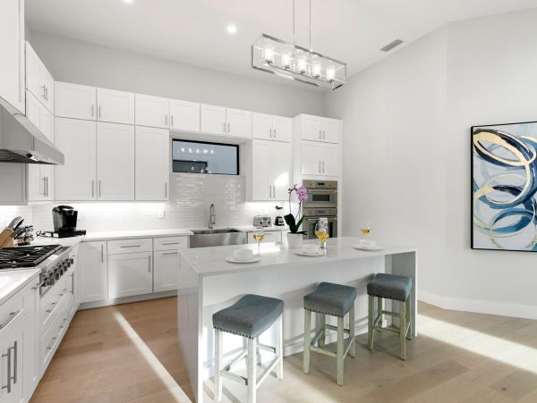Naples Vacation Home Within A Mile Of Vanderbilt Beach Four bedrooms Plus Den