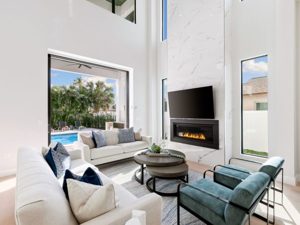 Naples Vacation Home Within A Mile Of Vanderbilt Beach Four bedrooms Plus Den