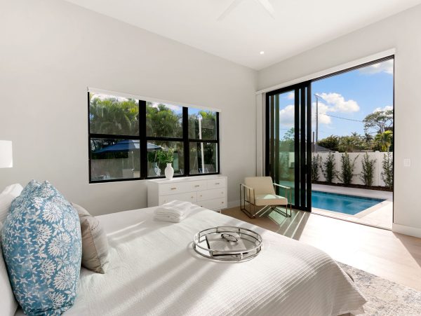 Naples Vacation Home Within A Mile Of Vanderbilt Beach Four bedrooms Plus Den