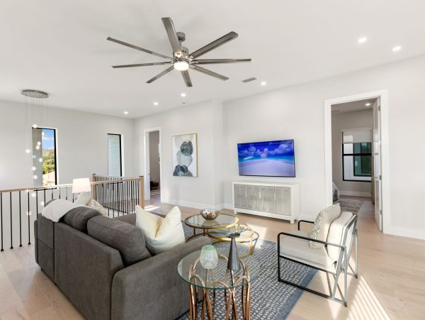 Naples Vacation Home Within A Mile Of Vanderbilt Beach Four bedrooms Plus Den