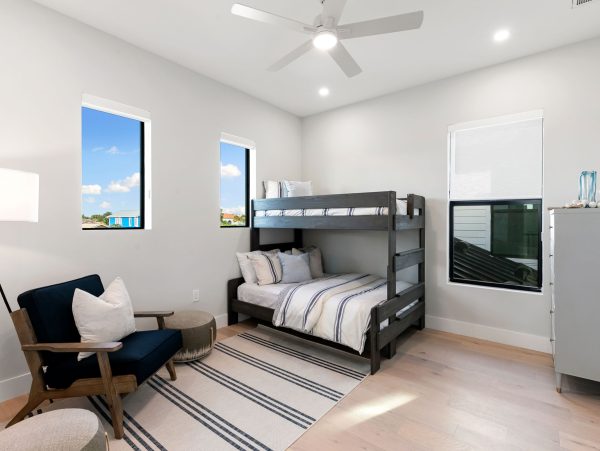 Naples Vacation Home Within A Mile Of Vanderbilt Beach Four bedrooms Plus Den