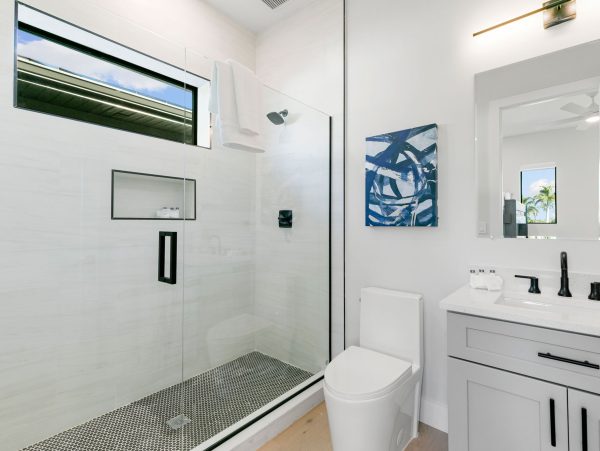 Naples Vacation Home Within A Mile Of Vanderbilt Beach Four bedrooms Plus Den