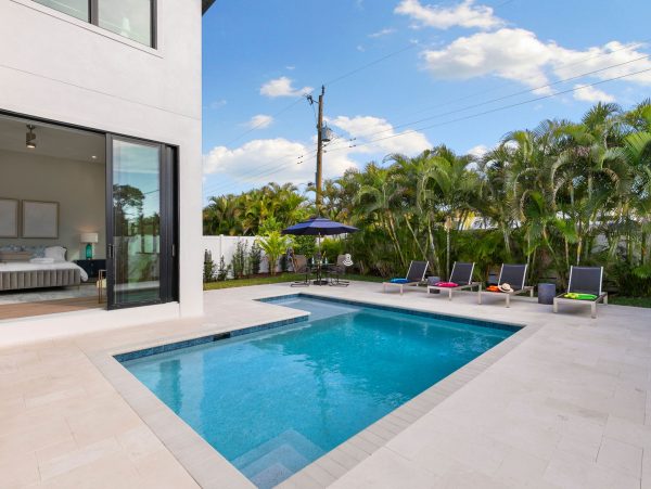 Naples Vacation Home Within A Mile Of Vanderbilt Beach Four bedrooms Plus Den