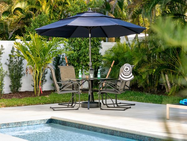 Naples Vacation Home Within A Mile Of Vanderbilt Beach Four bedrooms Plus Den