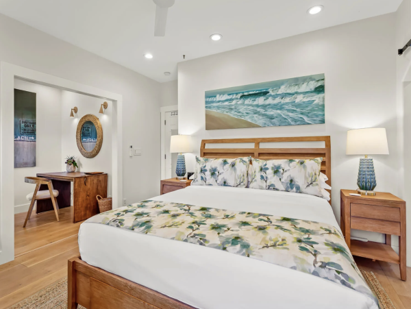 NEW ARRIVAL CALL TODAY FIVE BEDROOM SLEEPS 12