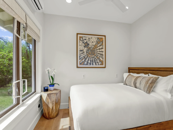 NEW ARRIVAL CALL TODAY FIVE BEDROOM SLEEPS 12