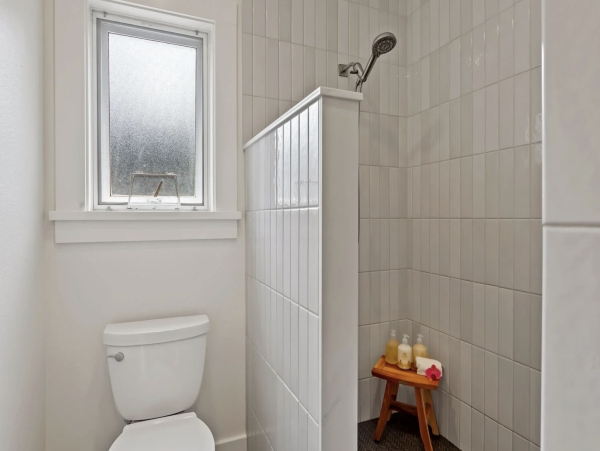 NEW ARRIVAL CALL TODAY FIVE BEDROOM SLEEPS 12