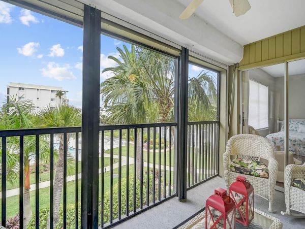 Stunning Two Bedroom Condo Steps from Siesta Key Beach- New Arrival