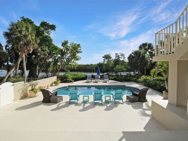 Casey Key Waterfront Vacation Home With Private Pool