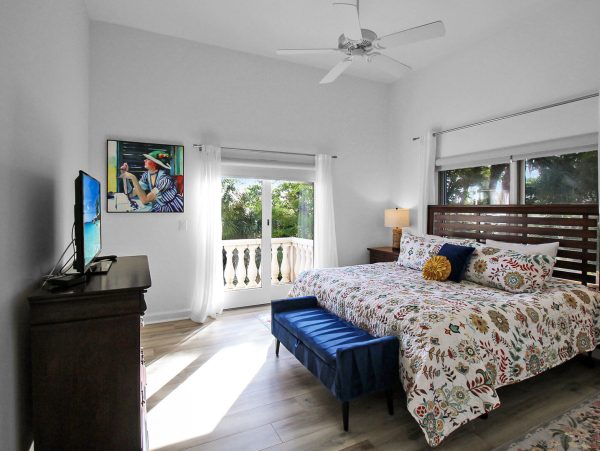 Casey Key Waterfront Vacation Home With Private Pool
