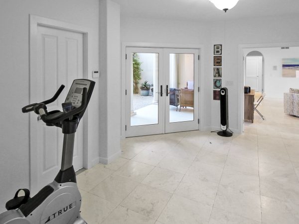 Casey Key Waterfront Vacation Home With Private Pool
