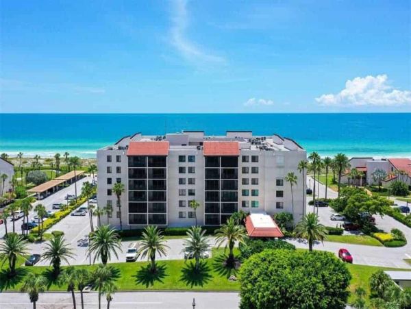 Longboat Key Condo With Partial Bay Views And Pool