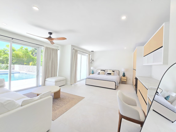 Luxury Siesta Key Resort Retreat with Pool Cabana - Unforgettable Getaway