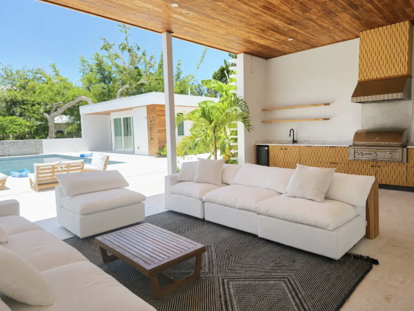 Luxury Siesta Key Resort Retreat with Pool Cabana - Unforgettable Getaway