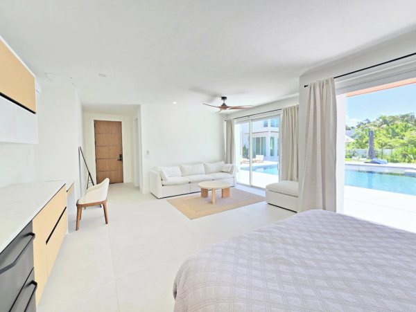 Luxury Siesta Key Resort Retreat with Pool Cabana - Unforgettable Getaway