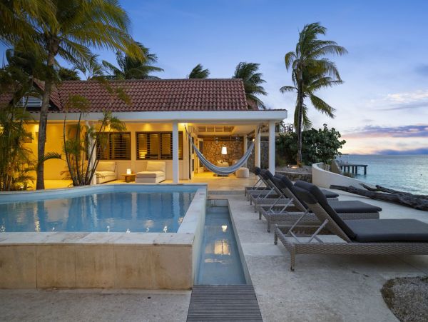 Bonaire Oceanfront Villa With Private Pool And Beach