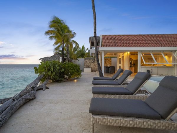 Bonaire Oceanfront Villa With Private Pool And Beach