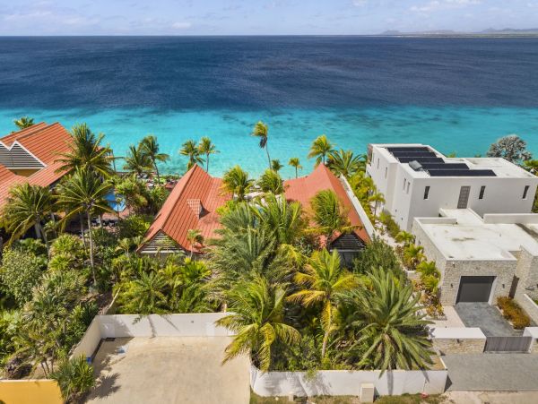 Bonaire Oceanfront Villa With Private Pool And Beach