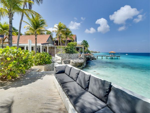 Bonaire Oceanfront Villa With Private Pool And Beach