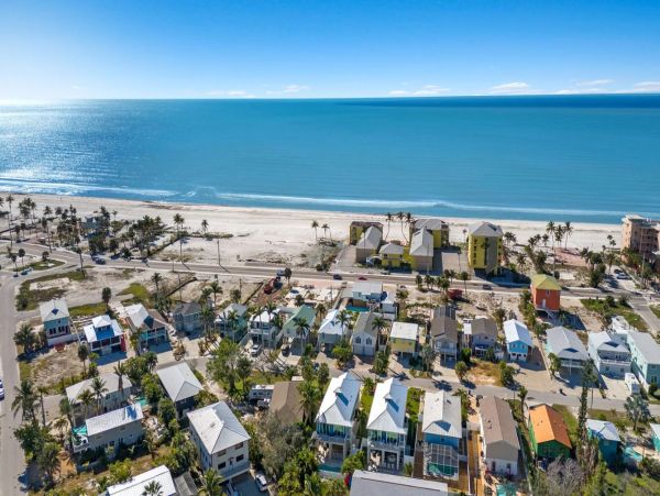 Fort Myers Beach Apartment Rental With Heated Pool