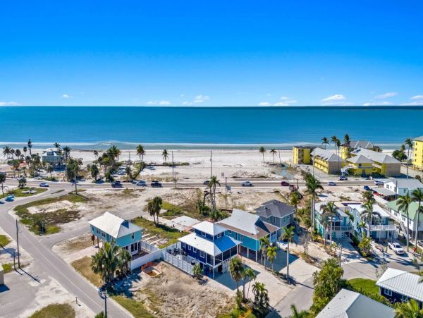 Fort Myers Beach Apartment Rental With Heated Pool