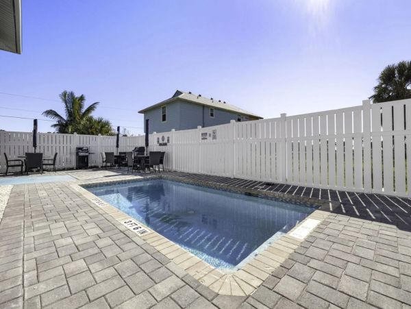 Fort Myers Beach Apartment Rental With Heated Pool