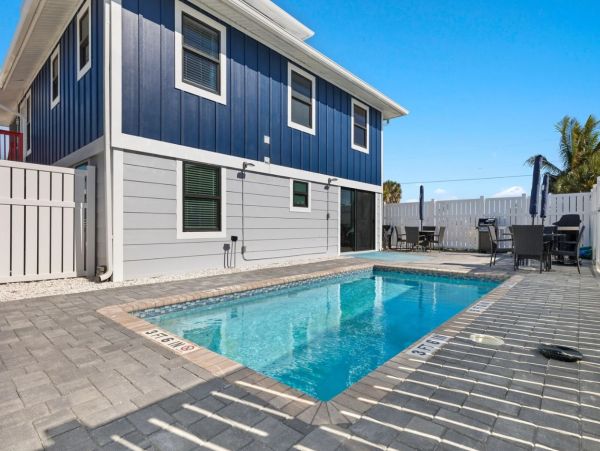 Fort Myers Beach Apartment Rental With Heated Pool